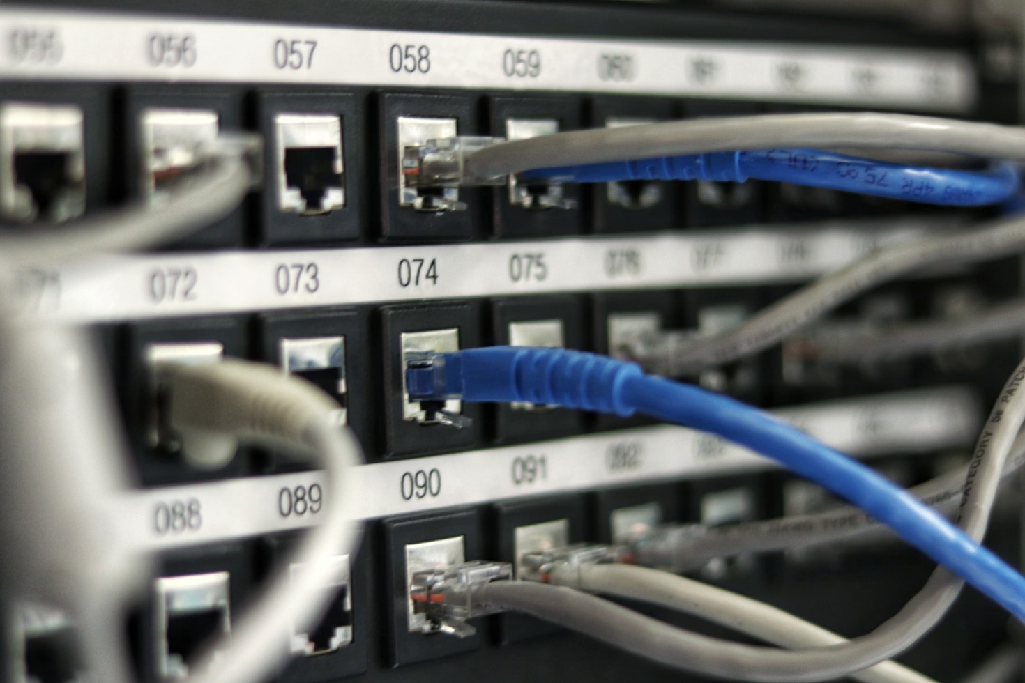 Cloud network infrastructure with interconnected nodes
